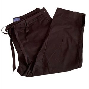 Women’s size 14 Simply Vera Vera Wang black Capris